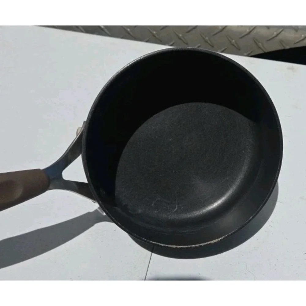 Gordan Ramsay Signature 1.5qt Non-Stick Pot Tempered Glass Lid Silicon Handles‎